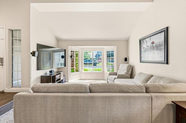 6505 Lennox Way, Elk Grove, CA 95758