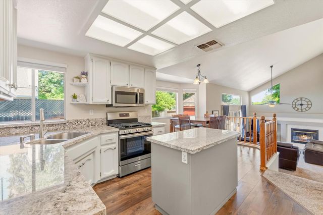 6505 Lennox Way, Elk Grove, CA 95758