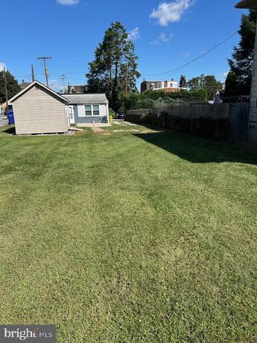 21 E 8TH AVE, York, PA 17404