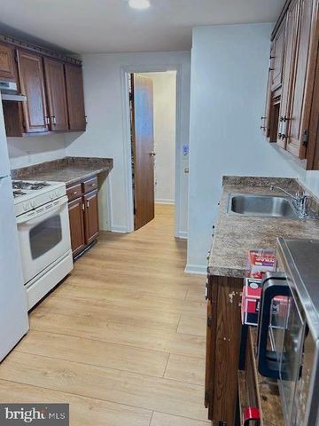 21 E 8TH AVE, York, PA 17404