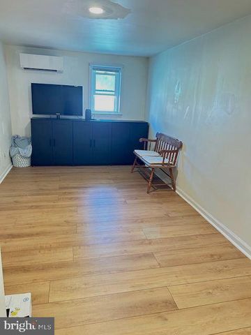 21 E 8TH AVE, York, PA 17404