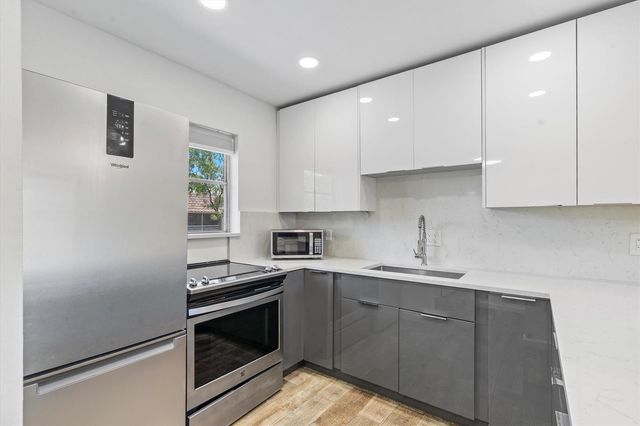 899 SE 2ND Avenue 203, Deerfield Beach, FL 33441