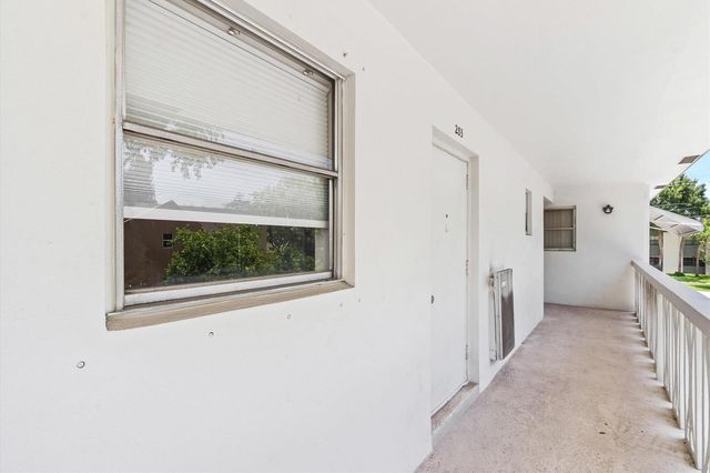 899 SE 2ND Avenue 203, Deerfield Beach, FL 33441