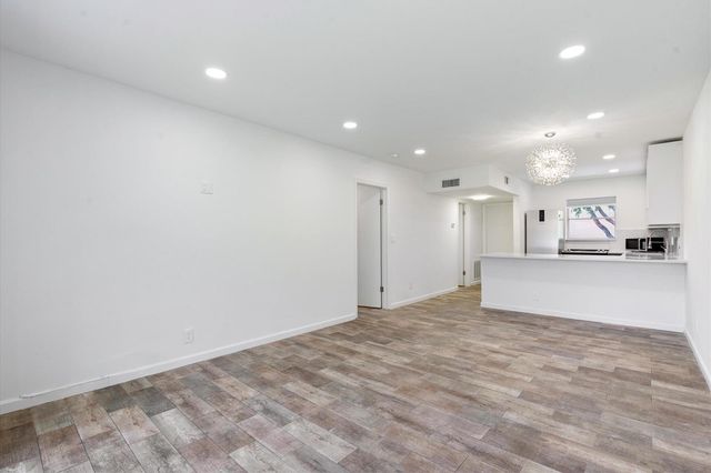 899 SE 2ND Avenue 203, Deerfield Beach, FL 33441