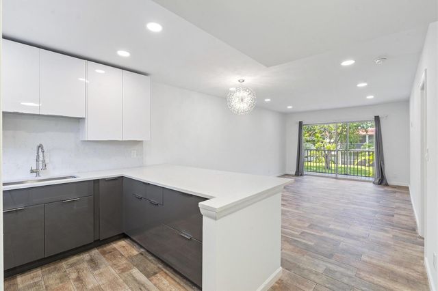 899 SE 2ND Avenue 203, Deerfield Beach, FL 33441