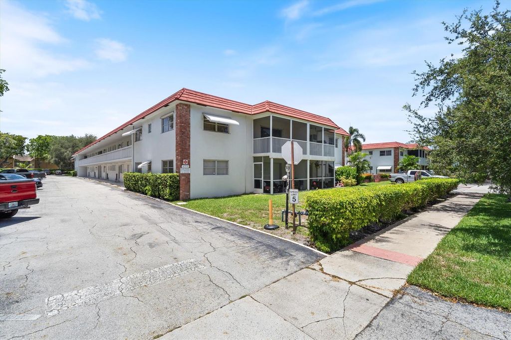 899 SE 2ND Avenue 203, Deerfield Beach, FL 33441