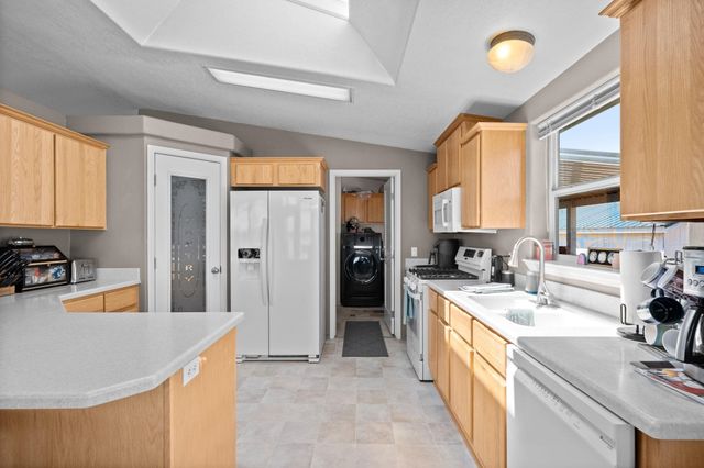 3511 N Brooks Rd, Medical Lake, WA 99022