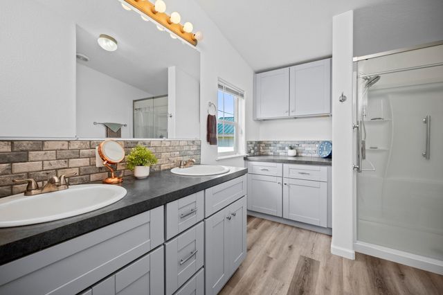 3511 N Brooks Rd, Medical Lake, WA 99022