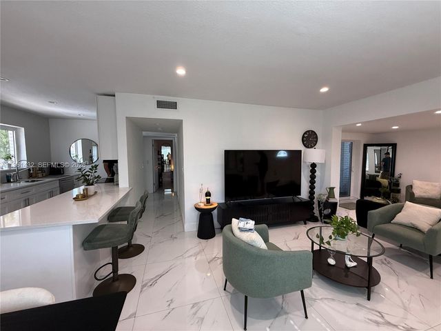 299 NE 46th St, Deerfield Beach, FL 33064