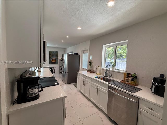 299 NE 46th St, Deerfield Beach, FL 33064