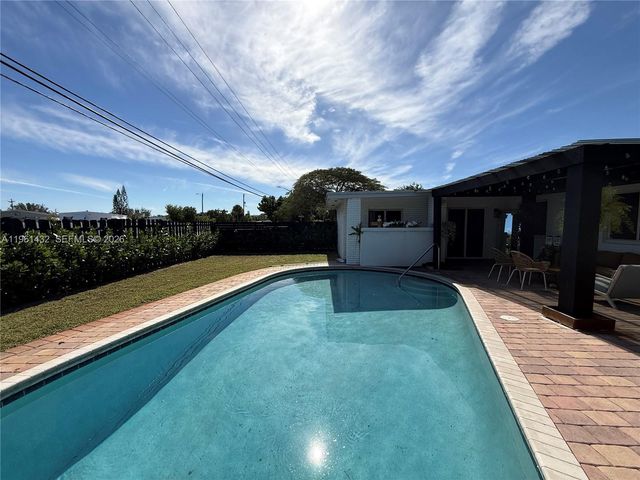 299 NE 46th St, Deerfield Beach, FL 33064