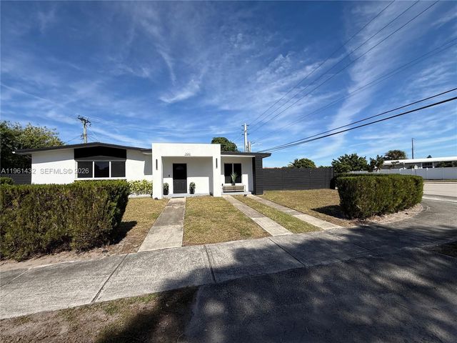 299 NE 46th St, Deerfield Beach, FL 33064