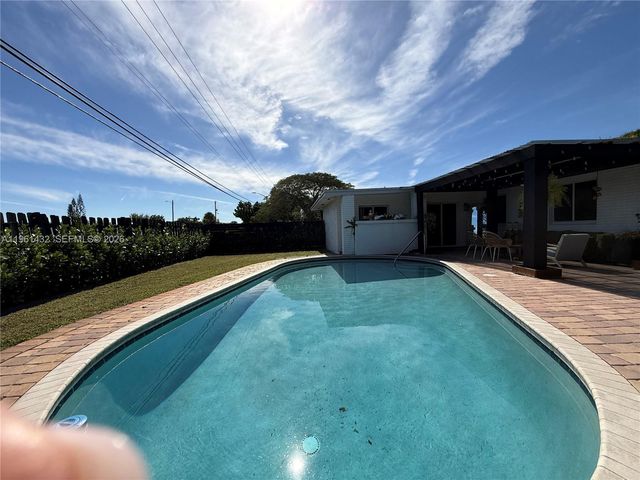 299 NE 46th St, Deerfield Beach, FL 33064