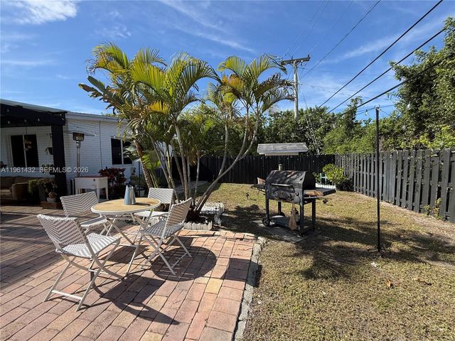 299 NE 46th St, Deerfield Beach, FL 33064
