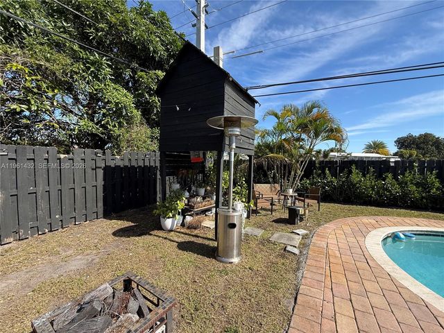 299 NE 46th St, Deerfield Beach, FL 33064