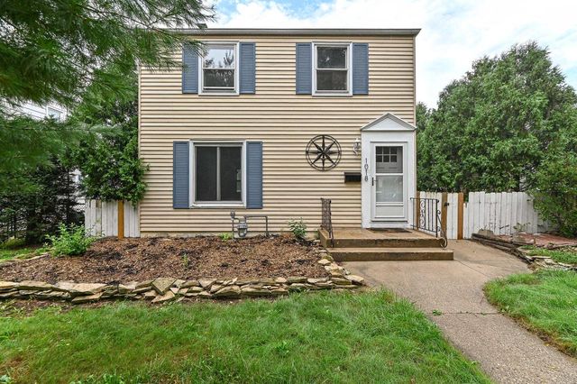 1018 E Wilbur AVENUE, Milwaukee, WI 53207