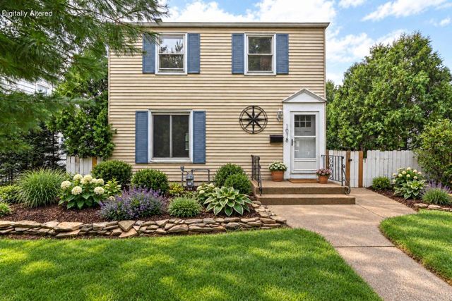 1018 E Wilbur AVENUE, Milwaukee, WI 53207