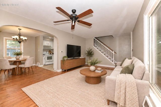 1018 E Wilbur AVENUE, Milwaukee, WI 53207