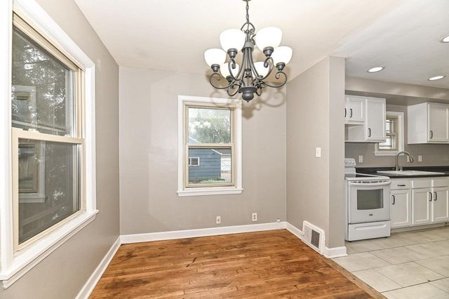 1018 E Wilbur AVENUE, Milwaukee, WI 53207