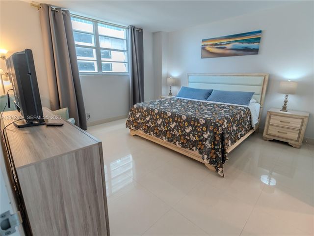 4001 S Ocean Drive 8J, Hollywood, FL 33019