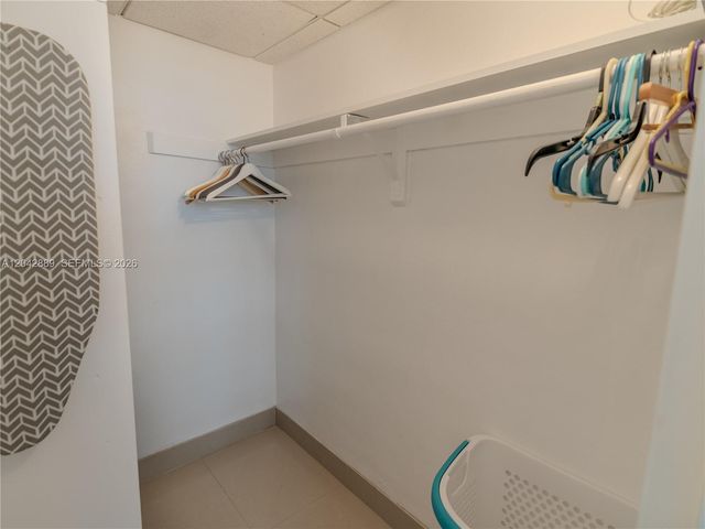 4001 S Ocean Drive 8J, Hollywood, FL 33019