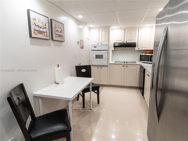4001 S Ocean Drive 8J, Hollywood, FL 33019