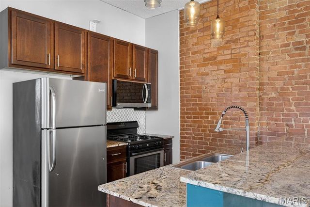 6416 Brockschmidt Place, St Louis, MO 63139