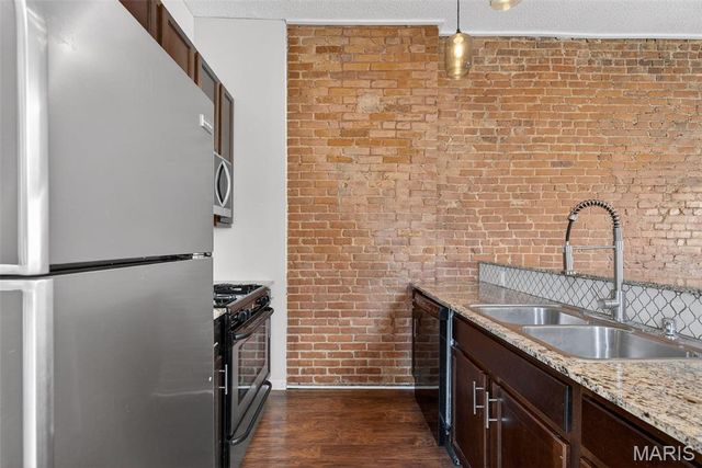 6416 Brockschmidt Place, St Louis, MO 63139