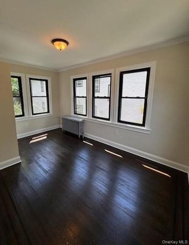 26 W Devonia Avenue 1, Fleetwood, NY 10552