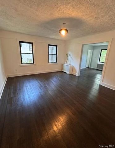 26 W Devonia Avenue 1, Fleetwood, NY 10552