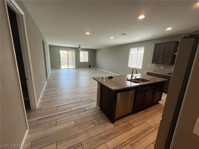 6016 Bugsy Street, North Las Vegas, NV 89081