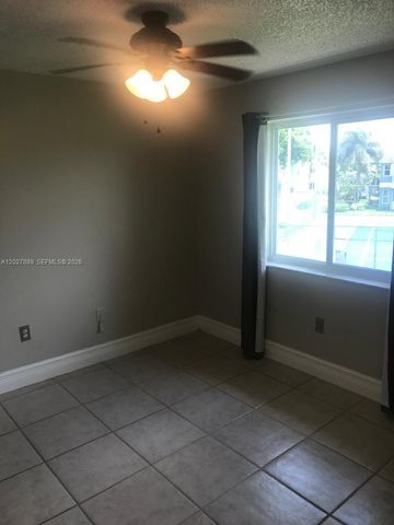 6740 NW 175th Ln L-20, Hialeah, FL 33015