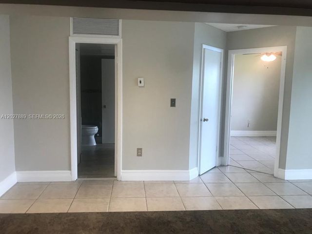 6740 NW 175th Ln L-20, Hialeah, FL 33015