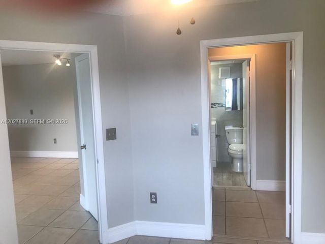 6740 NW 175th Ln L-20, Hialeah, FL 33015
