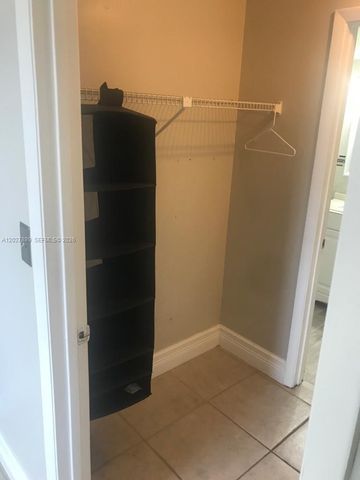6740 NW 175th Ln L-20, Hialeah, FL 33015