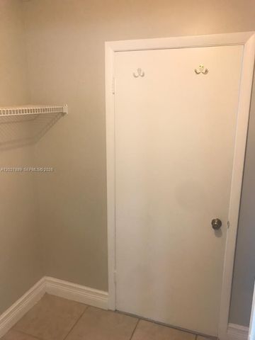 6740 NW 175th Ln L-20, Hialeah, FL 33015