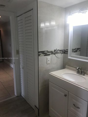 6740 NW 175th Ln L-20, Hialeah, FL 33015