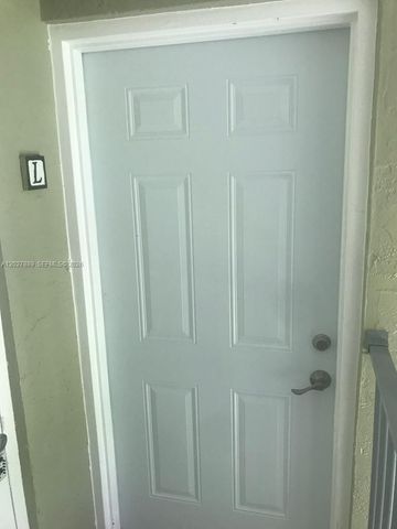 6740 NW 175th Ln L-20, Hialeah, FL 33015