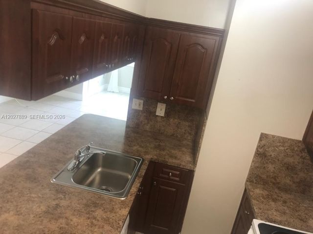 6740 NW 175th Ln L-20, Hialeah, FL 33015