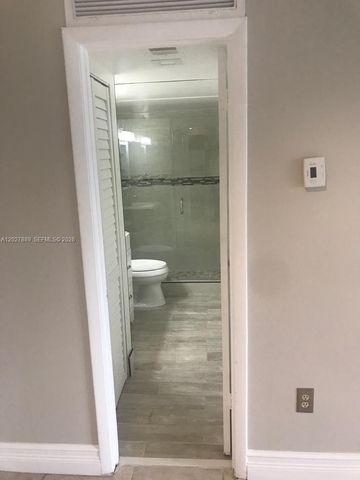 6740 NW 175th Ln L-20, Hialeah, FL 33015