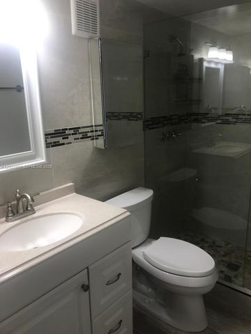 6740 NW 175th Ln L-20, Hialeah, FL 33015