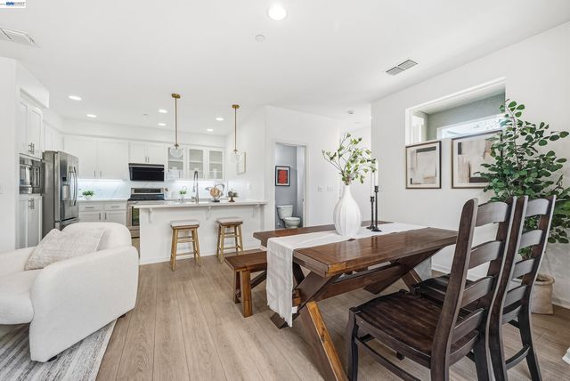 1226 Creekside Way, Milpitas, CA 95035