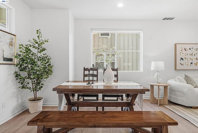 1226 Creekside Way, Milpitas, CA 95035