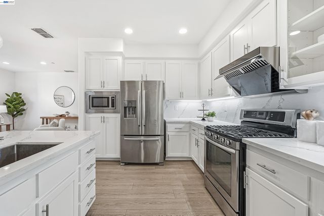 1226 Creekside Way, Milpitas, CA 95035