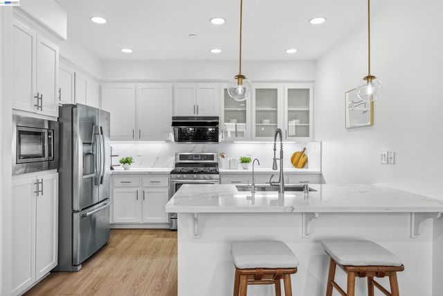 1226 Creekside Way, Milpitas, CA 95035