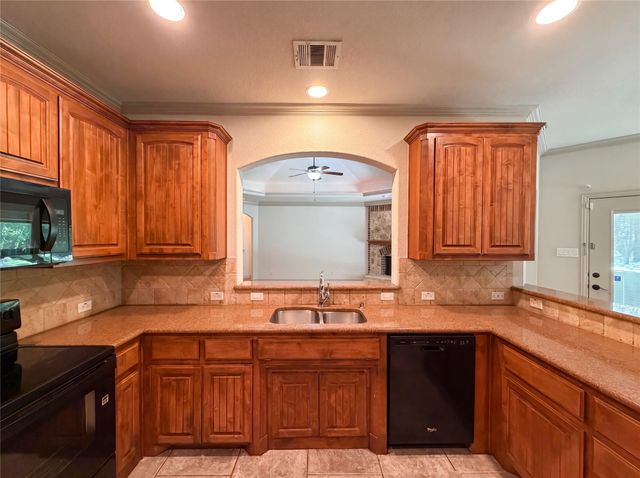 121 Rey Del Mar Circle, Weatherford, TX 76085