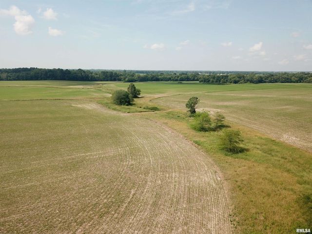 000 N Stanford Road, Flora, IL 62899