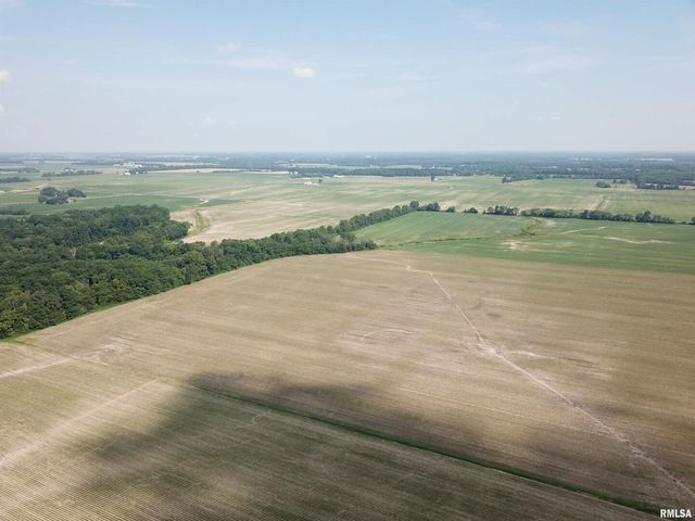 000 N Stanford Road, Flora, IL 62899