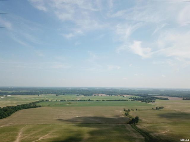 000 N Stanford Road, Flora, IL 62899