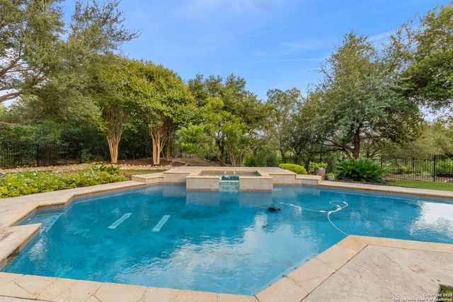 6 Champions Way, San Antonio, TX 78258